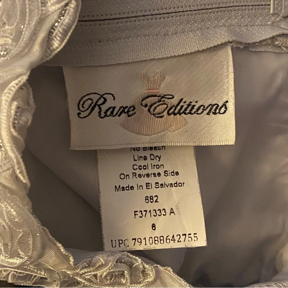 Rare Editions Fully Lined Sleeveless Formal Dress with Crinoline Size 6